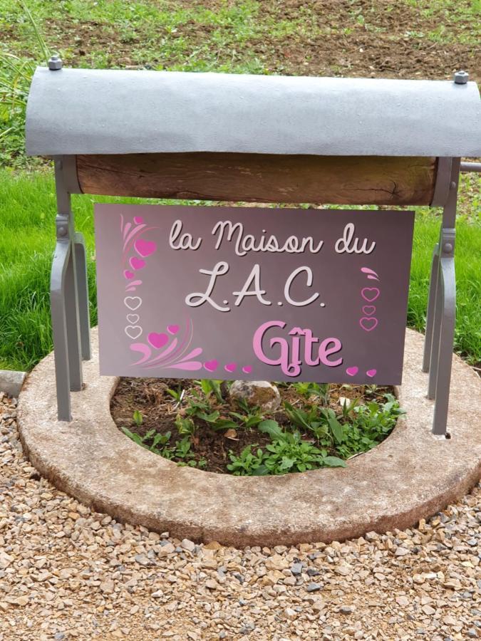 Gite De La Maison Du L.A.C Simard ภายนอก รูปภาพ